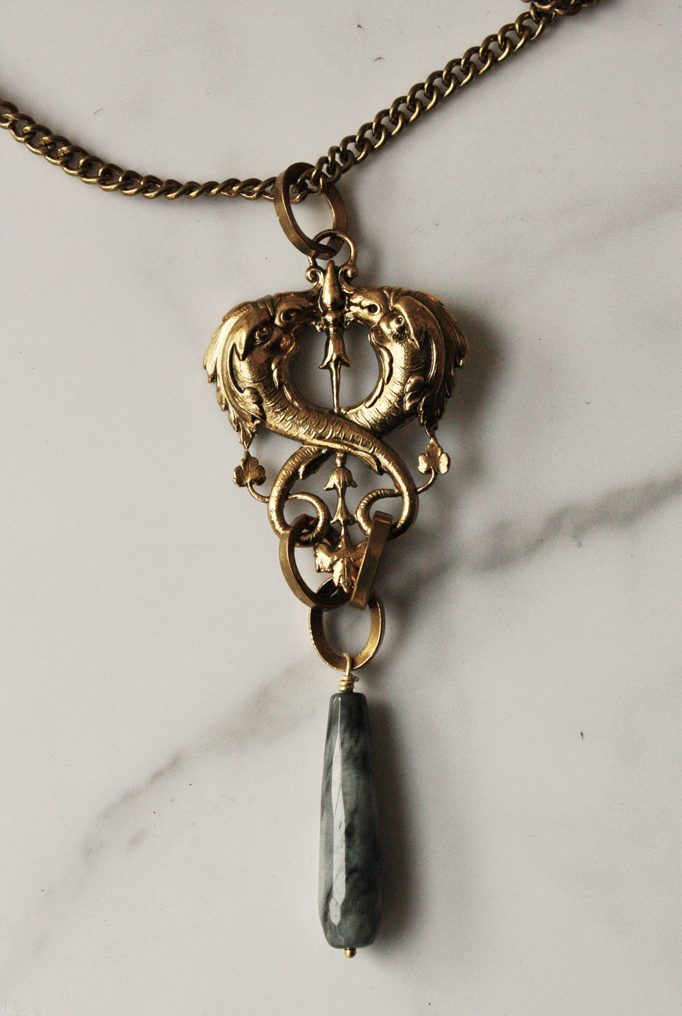 Daenerys necklace deals